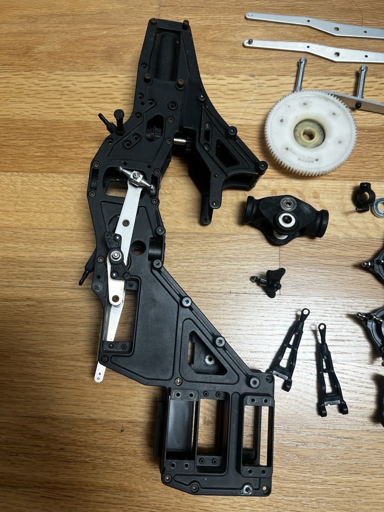 HIROBO FREYA 90 RC NITRO Helicopters Part