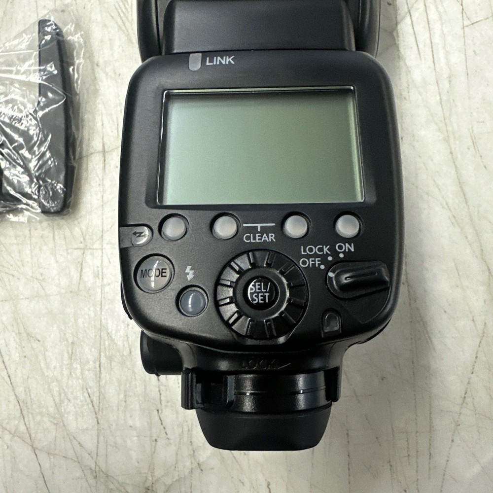 Canon Speedlite 600EX-RT Shoe Mount Flash - Lightly used - NICE