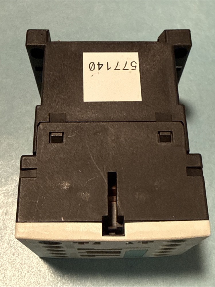 Siemens 3RT1016-1AK61 Contactor