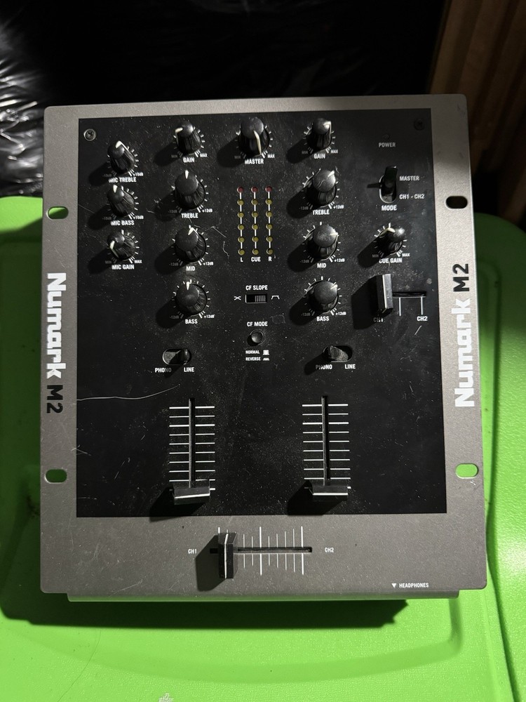Numark M2 Professional Scratch Mixer