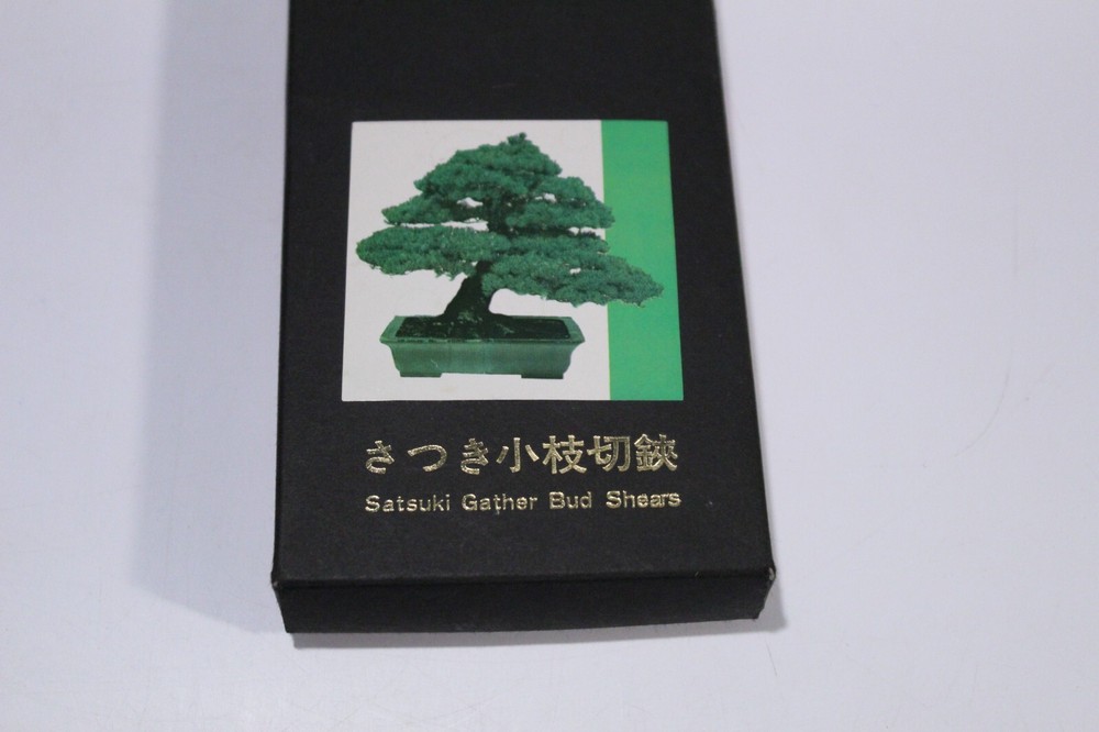 Bonsai gather bud shears
