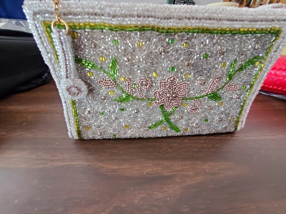 Silver Beaded Handbag withe Floral Design, Antique/Vintage, Beautiful
