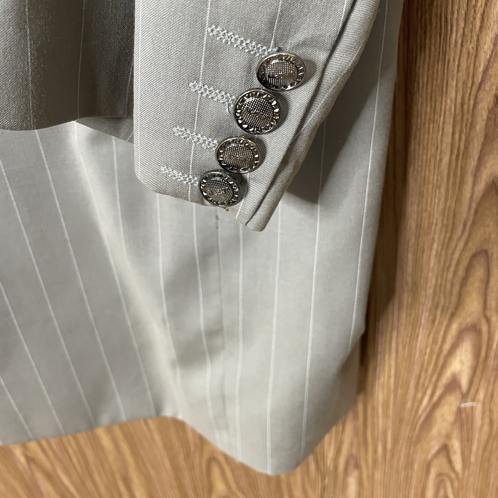 Giorgio Fiorelli Uomo 2 Piece Suit Mens 50L 42x29 Beige Striped Polyester Peak