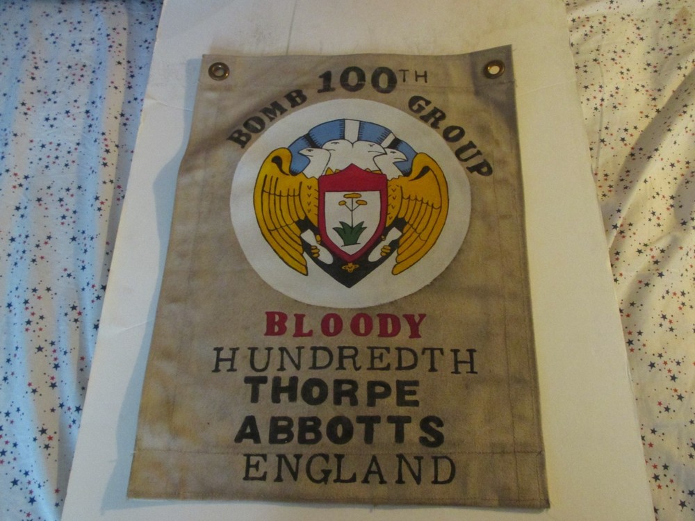 WWII USAAF 100 th BOMB GRP BLOODY HUNDREDTH READY ROOM WALL FLAG(A)