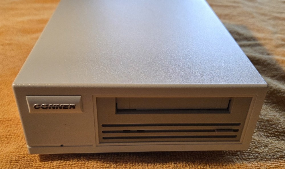 Conner CTD8000E-S /DDS External SCSI DAT Tape Storage Drive