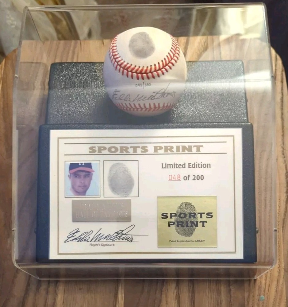 Eddie Mathews Signed Thumbprint & Baseball w/ Display Case