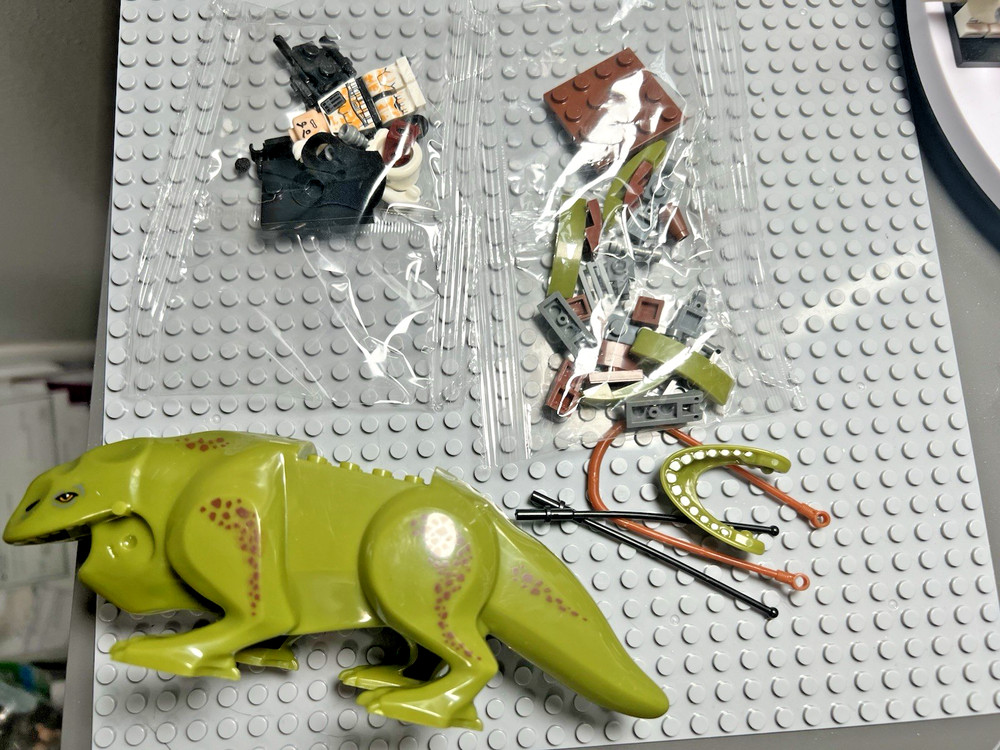 Custom Star Wars Minifigure - Dewback + Sandtrooper fun pack - NOT LEGO