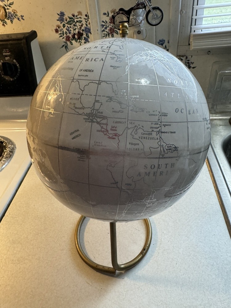 Legend International Boundary White World Globe