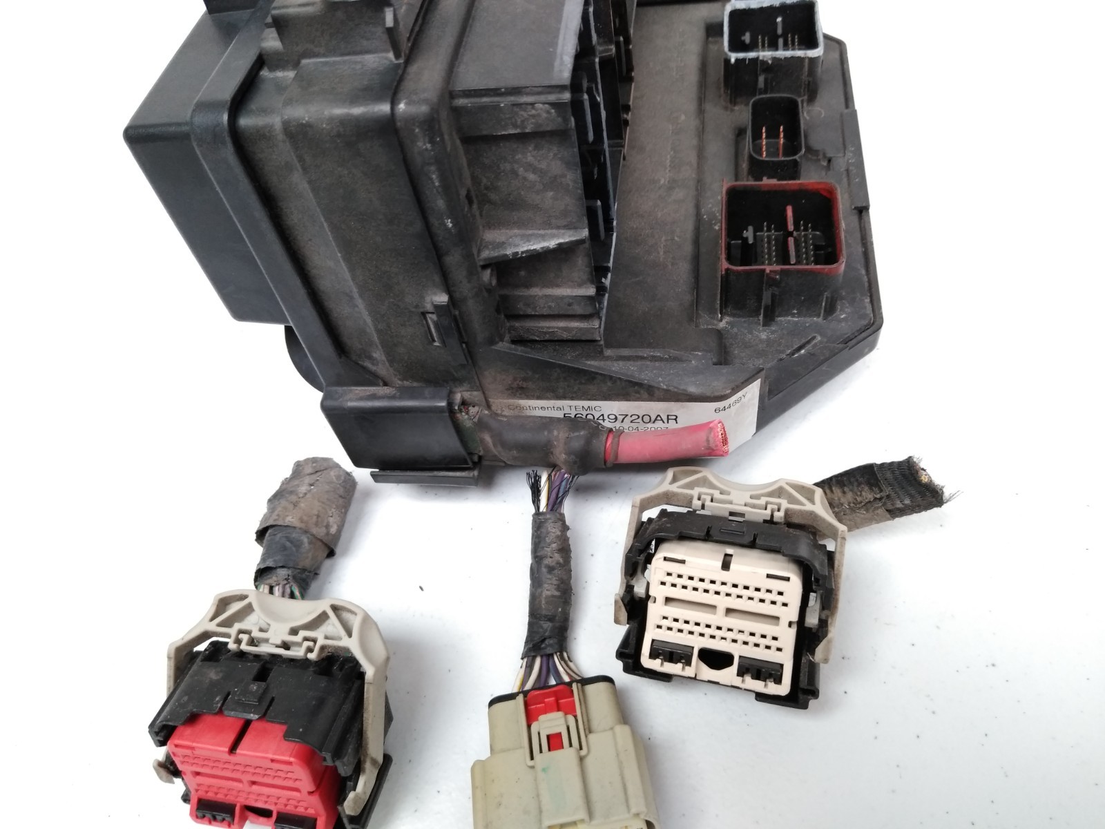 56049720AR Chrysler 2008 2009 Town & Country Fuse Box Engine Bay TIPM OEM J8