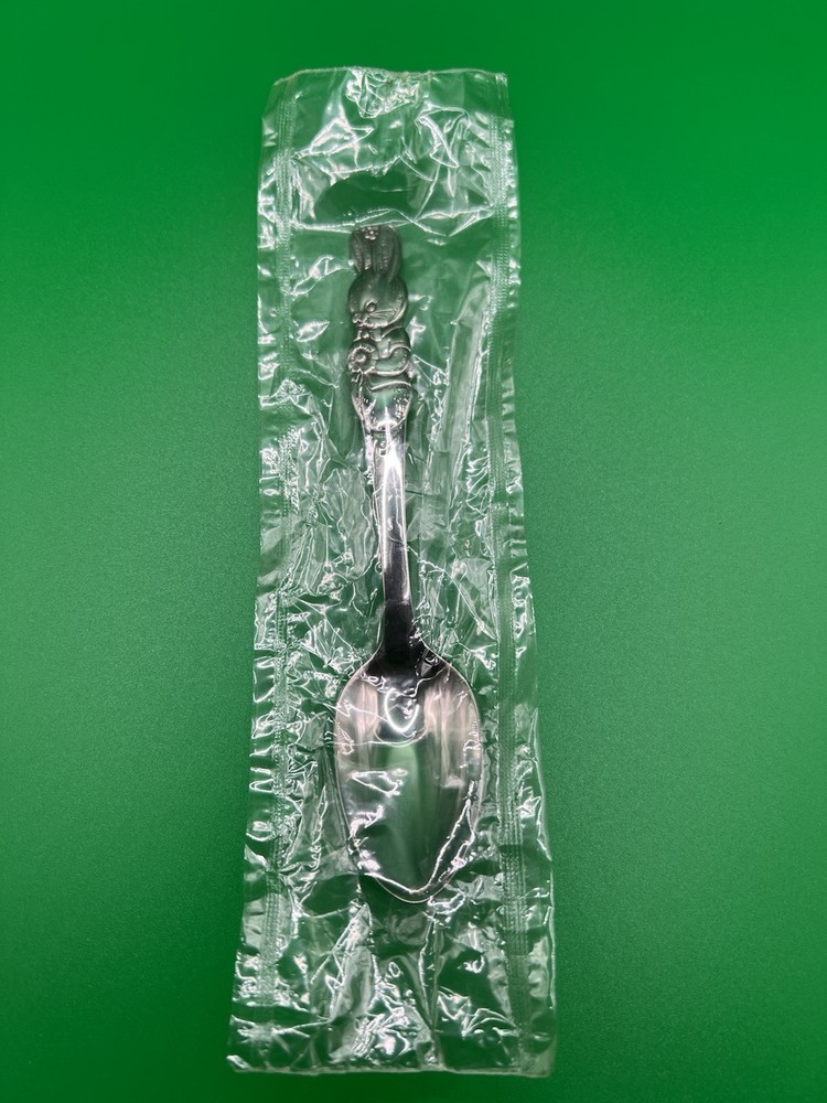 Vtg NOS Oneida Community “PETER RABBIT” Stainless Glossy Flatware Youth Spoon