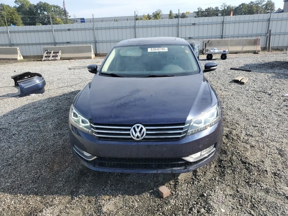 PASSAT 2015 Glove Box 4890396