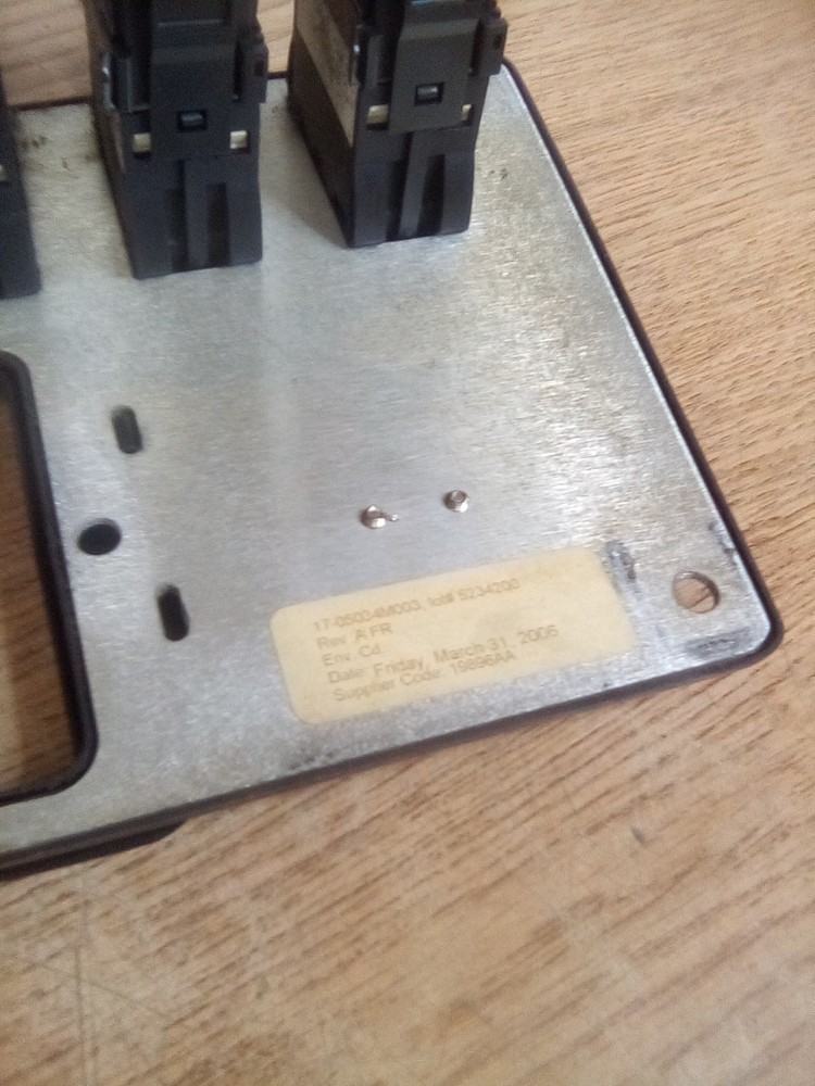 Peterbilt 17-05034M003 Dash Switch Panel