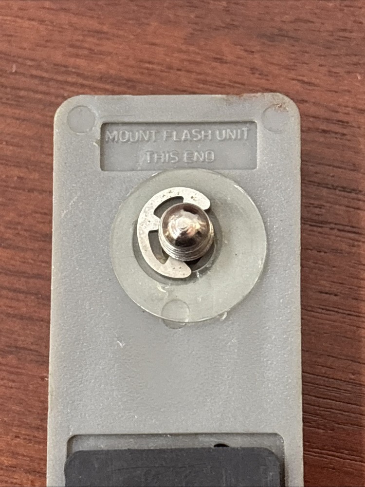 Maxell Plastic Straight Camera Bracket + 1/4" Flash Mount Screw