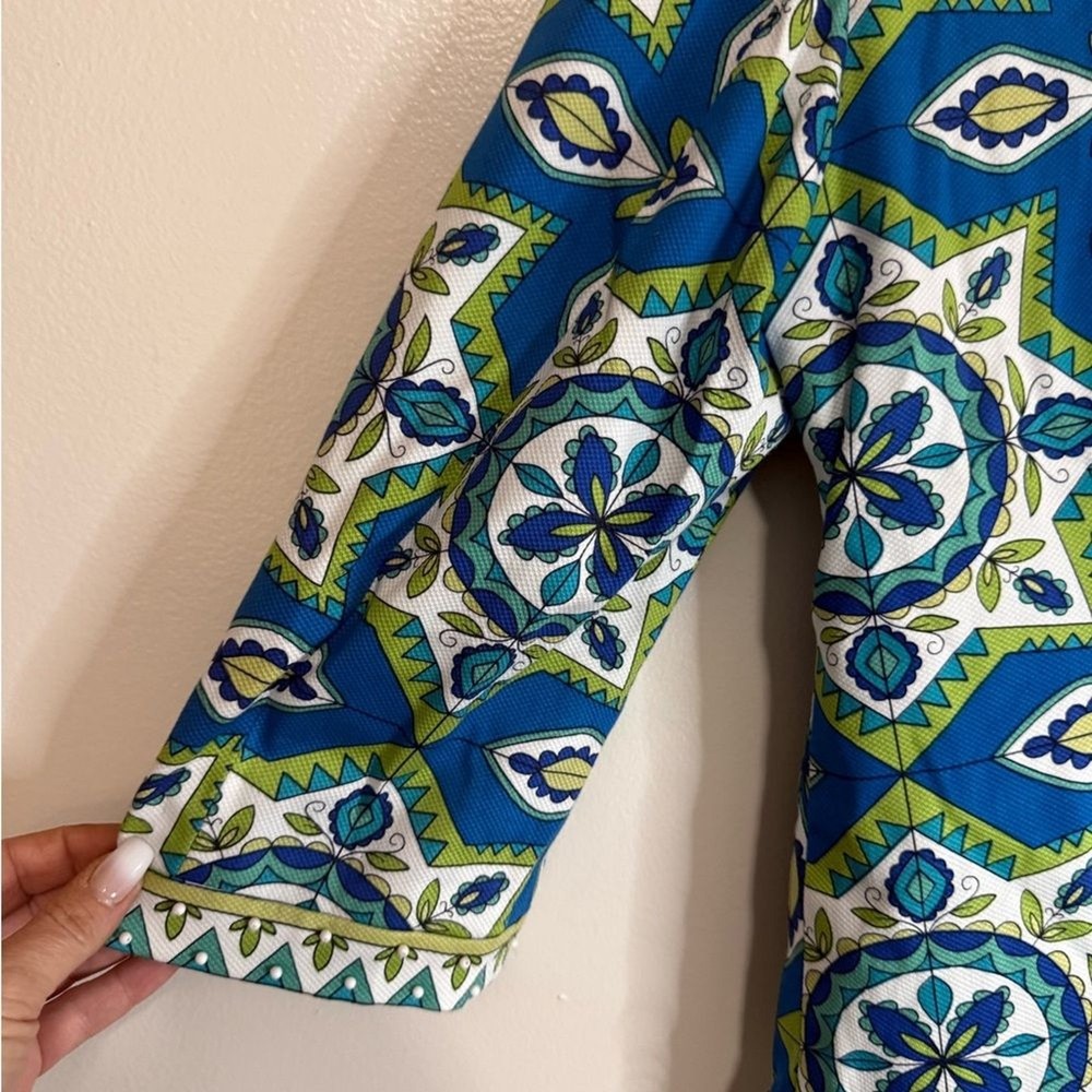 Chico’s Bright Printed Open-Front beaded Jacket in Blue Green in size medium (1)