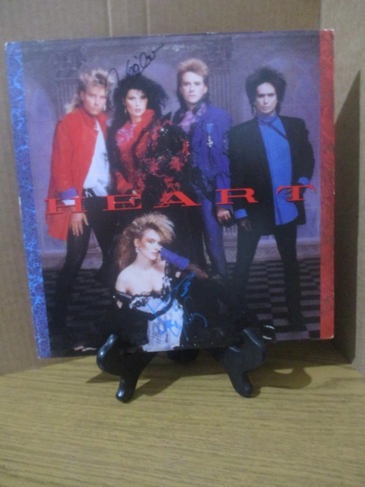 HEART JSA CERTIFIED AUTHENTIC AUTOGRAPHED/SIGNED HEART ALBUM ANN & NANCY WILSON