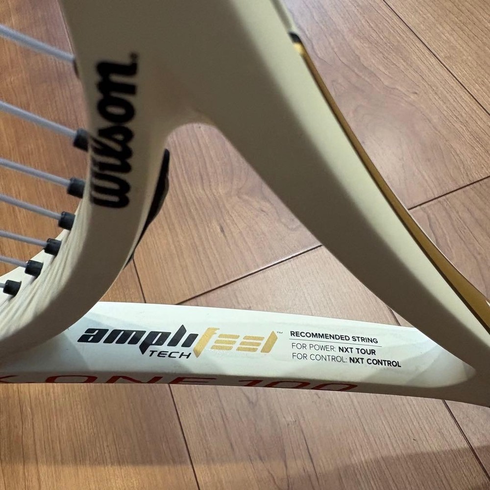 Wilson PRo Staff SIx one 100