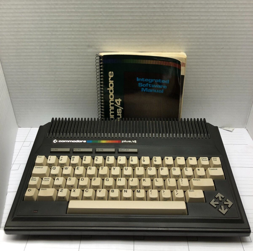 Vintage Commodore Plus/4 computer with Original box / INTEGRATED SOFTWARE MANUAL