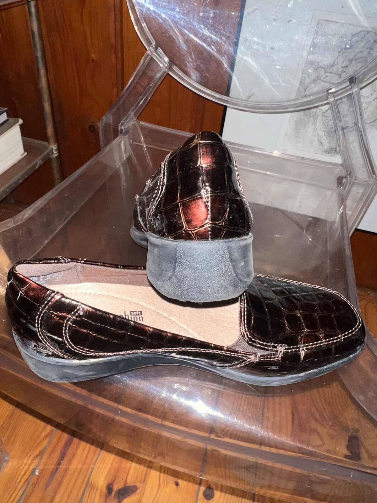 Clarks Women's Gael Angora loafer Size 6W Croc Patent Low Wedge Shoe