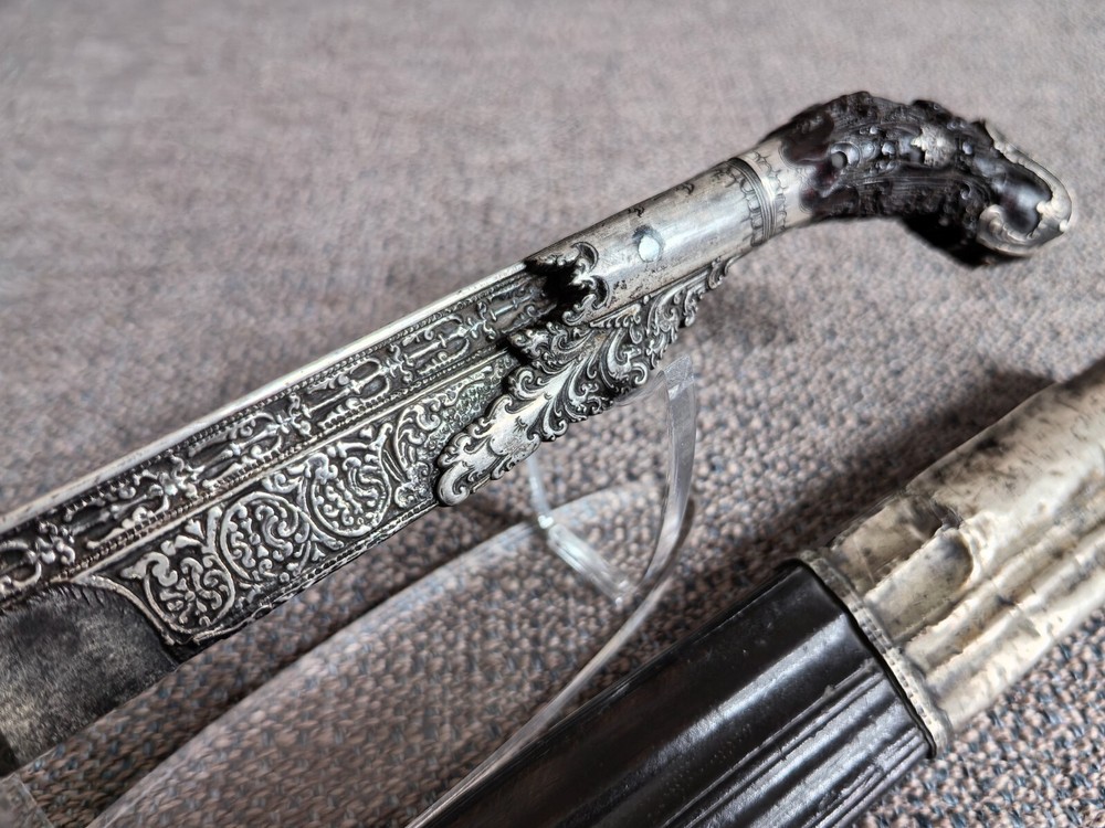 Fine Antique Ceylon Piha Kaetta Dagger 18th C.