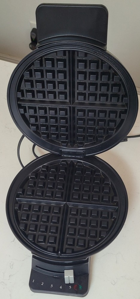 Cuisinart Round Classic Waffle Maker