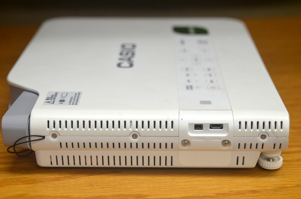 Casio Data Projector XJ-A252 (4-A)