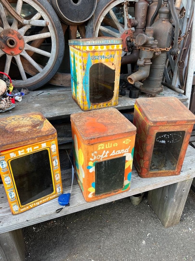 Tin candy cans, candy cases, retro cans, figure cases,