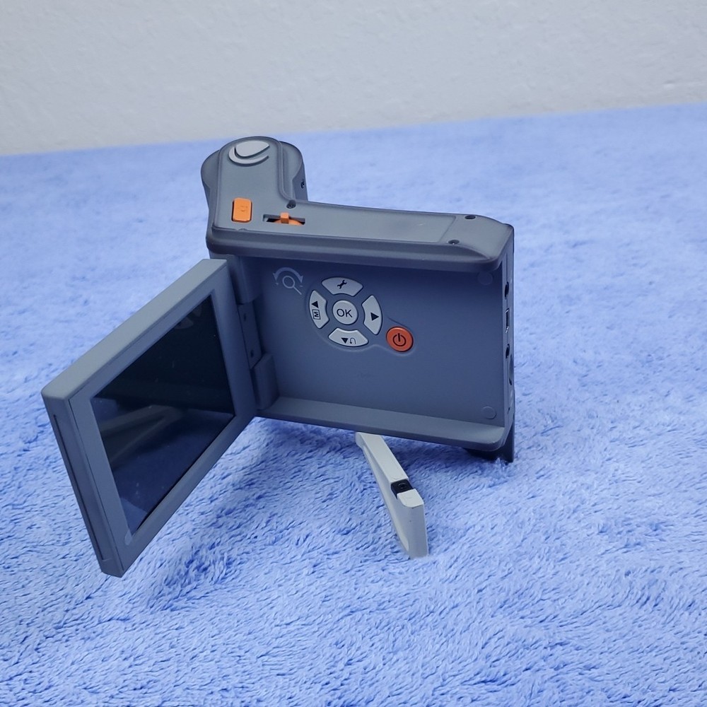 Celestron Flipview Handheld Lcd Microscope 44314 Digital Microscope