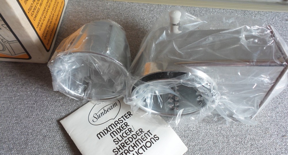 Sunbeam Mixmaster Power Plus Slicer Shredder Attachment 94-351