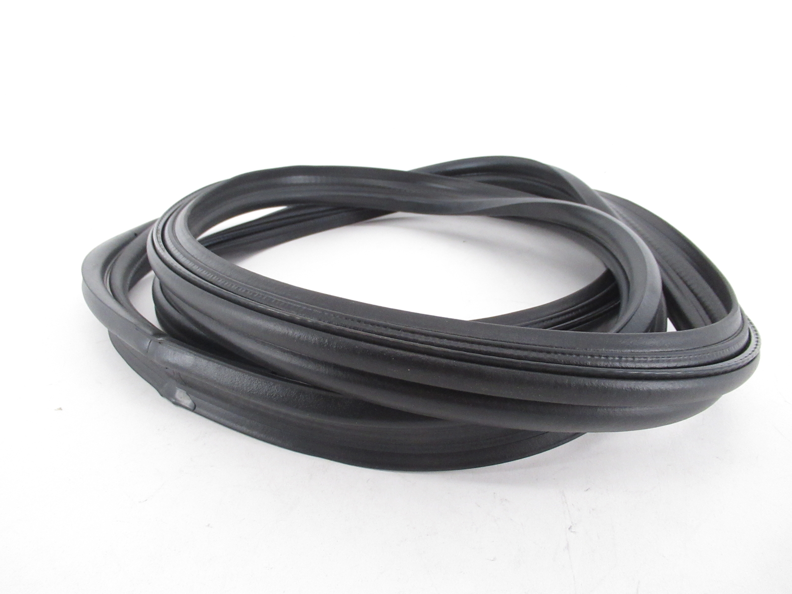 Genuine OEM Subaru 57532FE000 Trunk Lid Weatherstrip Seal 2002-2007 Impreza