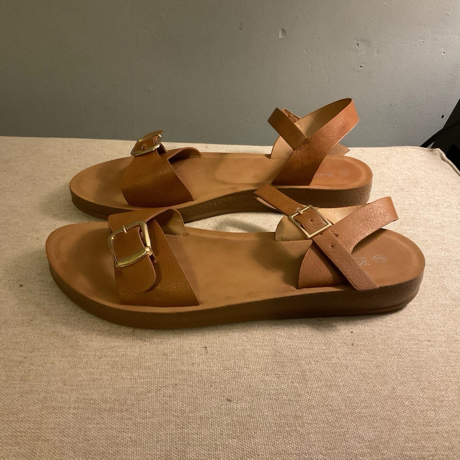 Kate Park Brown Strappy Flat Buckle Sandals Women’s Size 9 NWOB