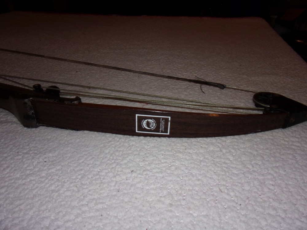 Bear Whitetail Hunter Vintage Compound Bow