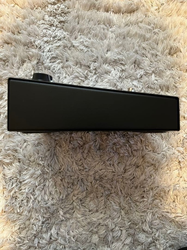 Wren and Cuff Caprid Black Violet Effector