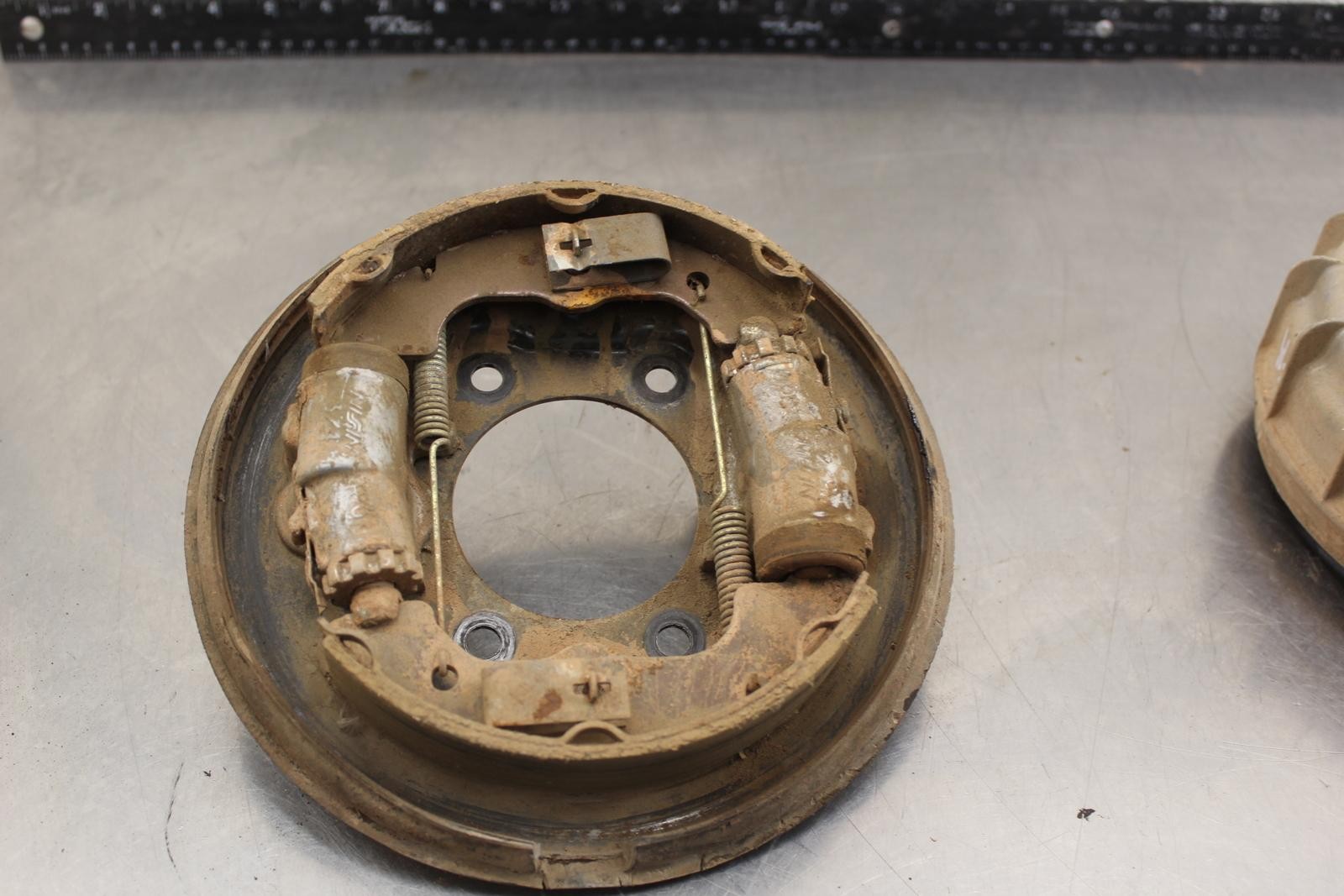 1986 Honda FourTrax 350 TRX350 4x4 RIGHT FRONT BRAKE DRUM O901