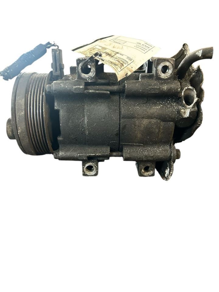 MOUNTNEER 2000 Glove Box 18925