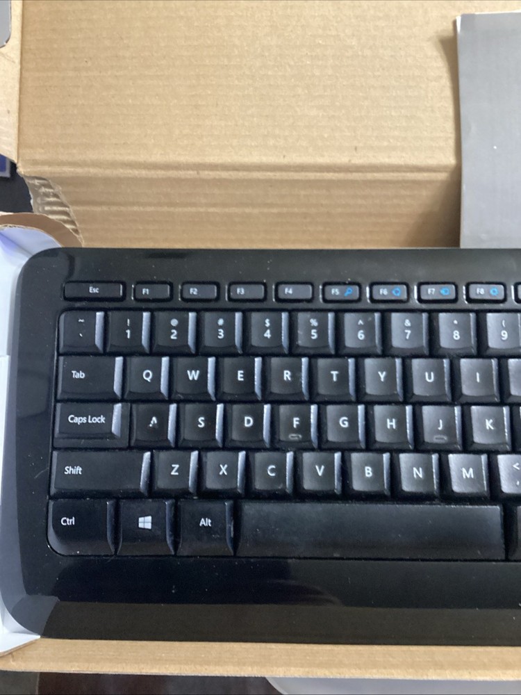 Microsoft Keyboard/Mouse PY9-00001 Desktop 850 Combo Wireless Missing USB