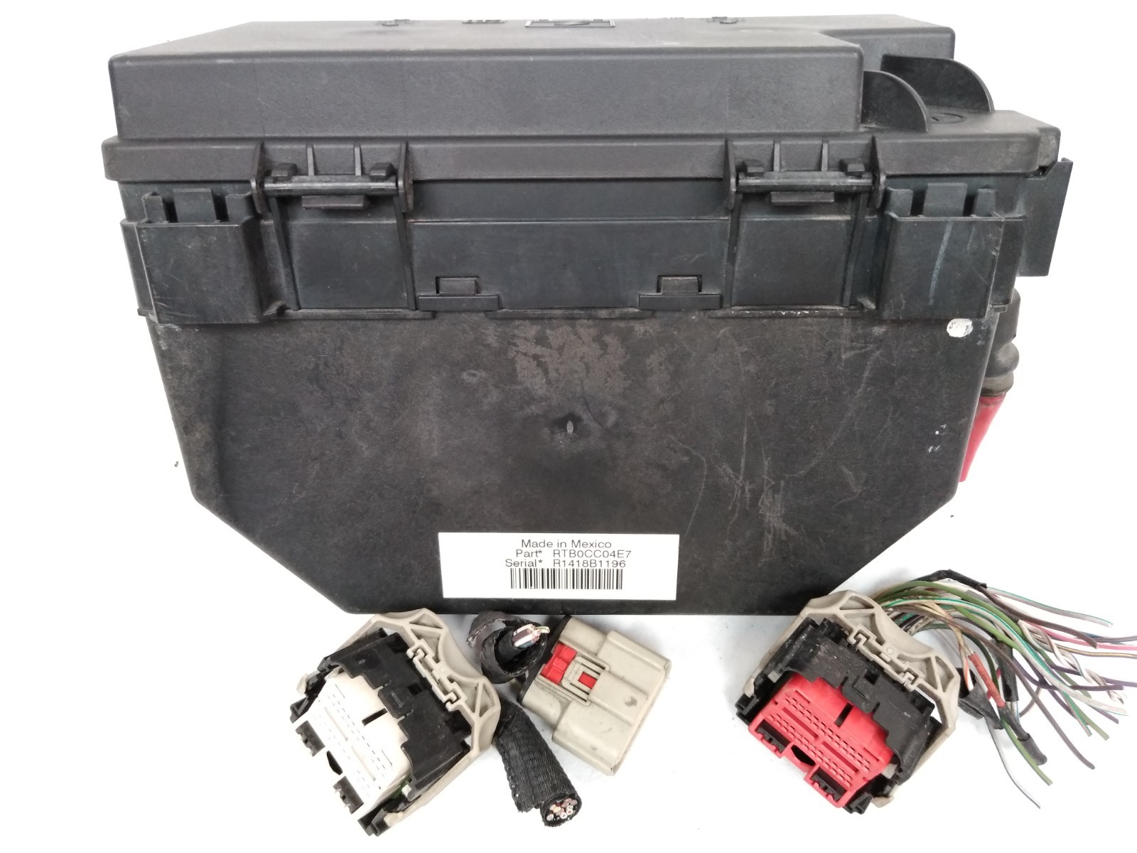 56049720AT Chrysler 2008 2009 Town & Country Fuse Box Engine Bay TIPM OEM G70