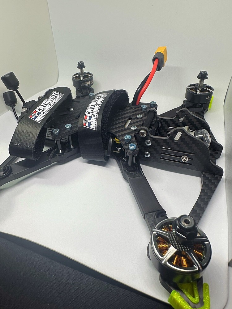 BRAND NEW FPV RACING DRONE BUNDLE. COMPLETE SET WITH DJI REMOTE CONTROL & MORE