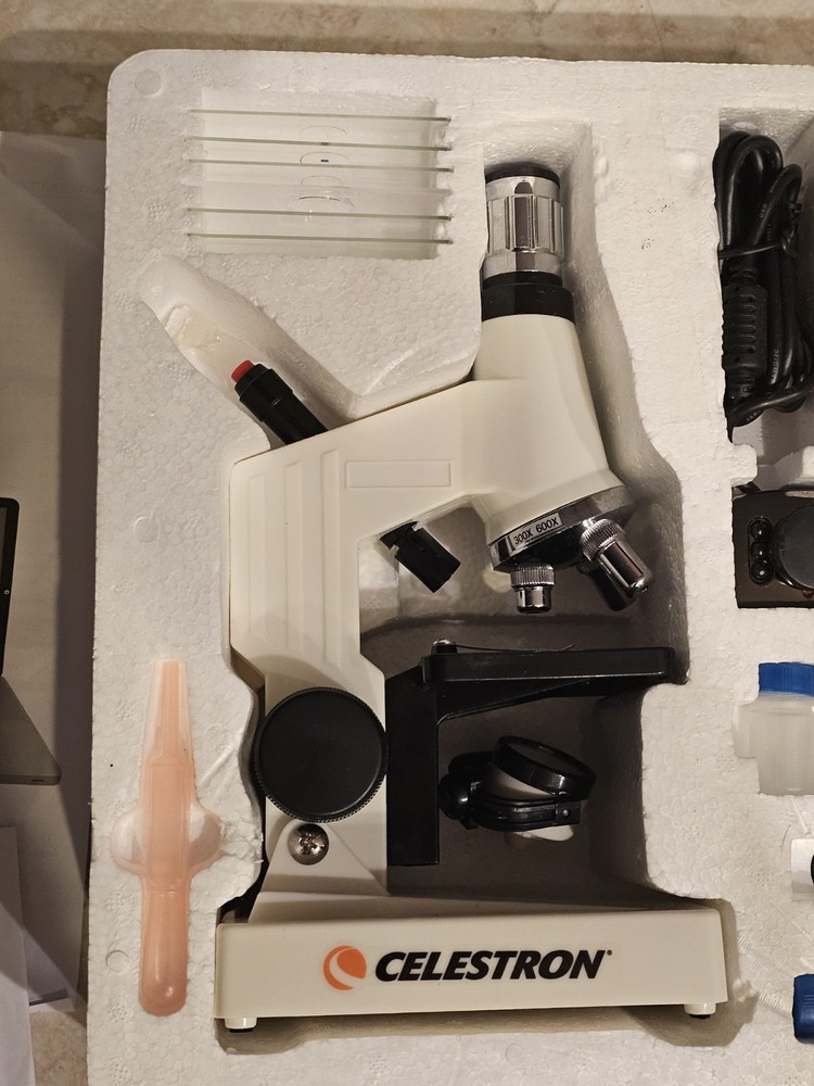 Celestron Digital Microscope Kit 40X to 600X Power