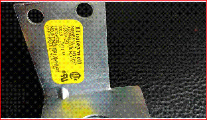 Carrier HK06WC012 Pressure Switch w/ Bracket