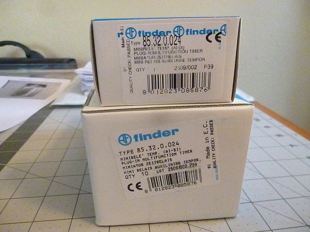 Finder 85.32.0.024 Plug-In Multi-Function Timer - 10A - 250V~ - With Clip - NEW