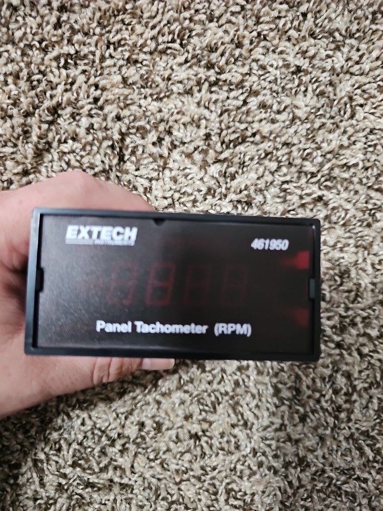 EXTECH 461950 1/8 Din Panel Tach 5AY32
