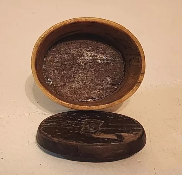 Early Primitive Snuff Mull Box