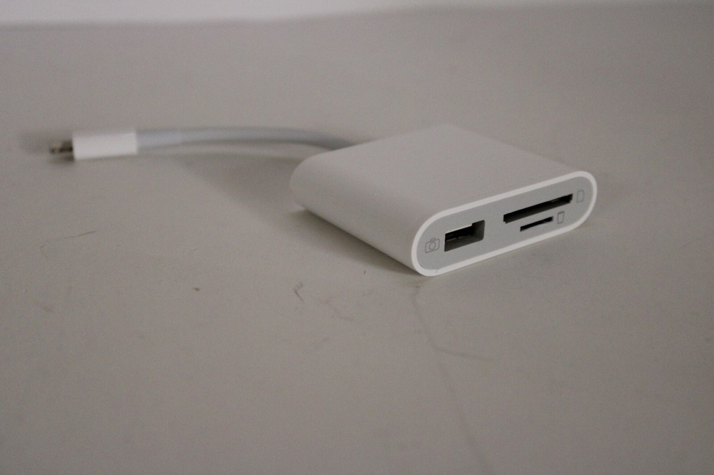 SD Card Reader for iPhone, Memory Card Reader with USB Camera Adapter Plug and P