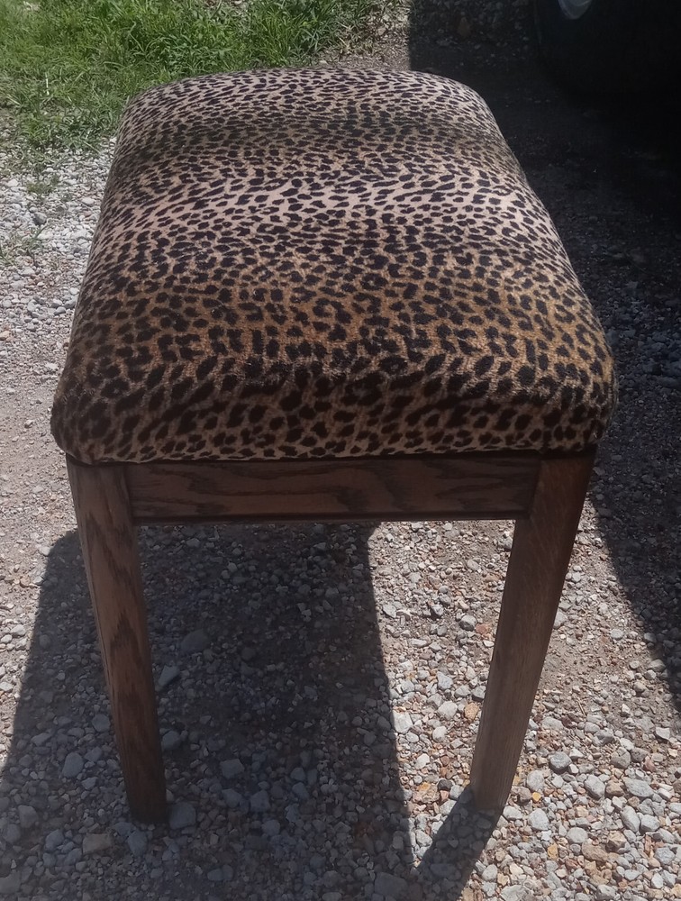 Oak Animal Print Vanity Bench (VB33)