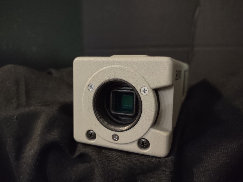 Sony CCD-IRIS Color Video Camera Model DXC-107