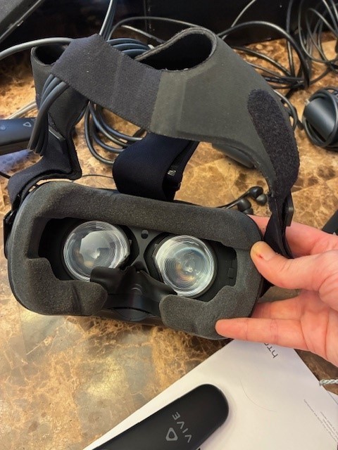 HTC Vive VR Headset Bundle Virtual Reality Set Like Barely Used