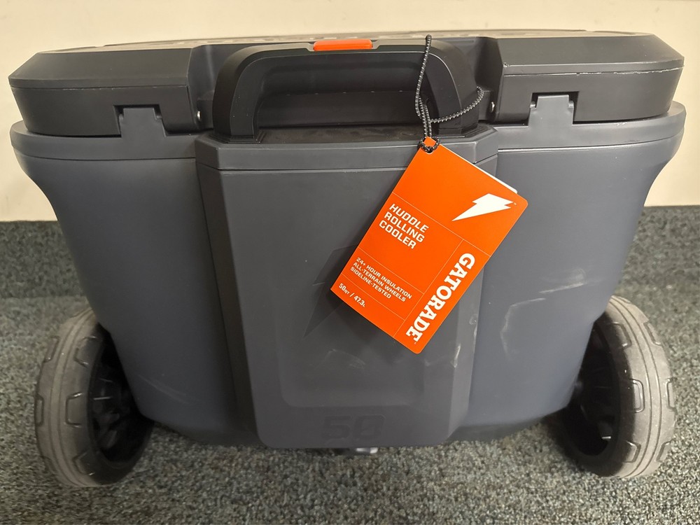 Gatorade 50 Quart Huddle Rolling Cooler