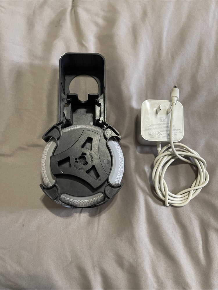 Amazon Echo Dot 3rd Generation C78MP8 Smart Speaker Alexa White Cord & Mount