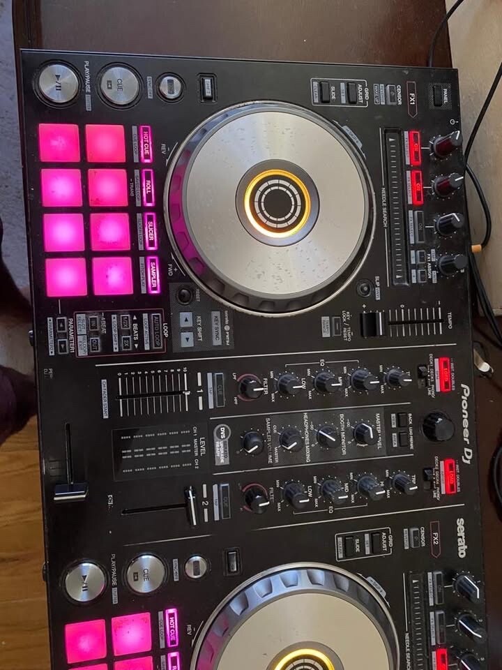 Pioneer DDJ-SR Digital DJ Controller