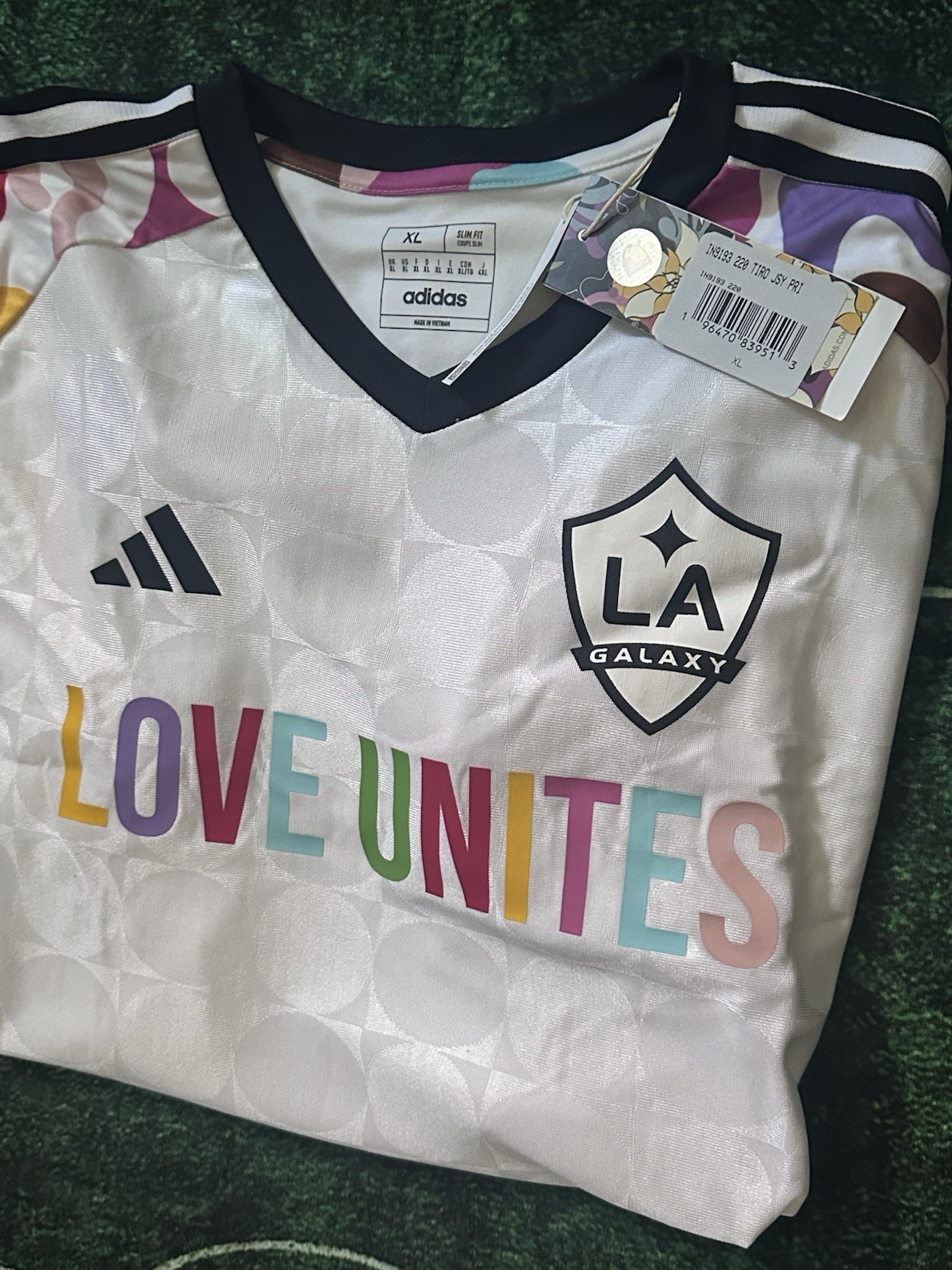 Los Angeles Galaxy Special Edition Love Unites Soccer Jersey Size XL